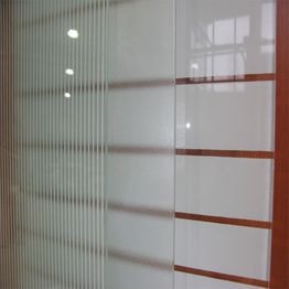 Горизонтальное матовое стекло у душевой кабины «Сириус» правая