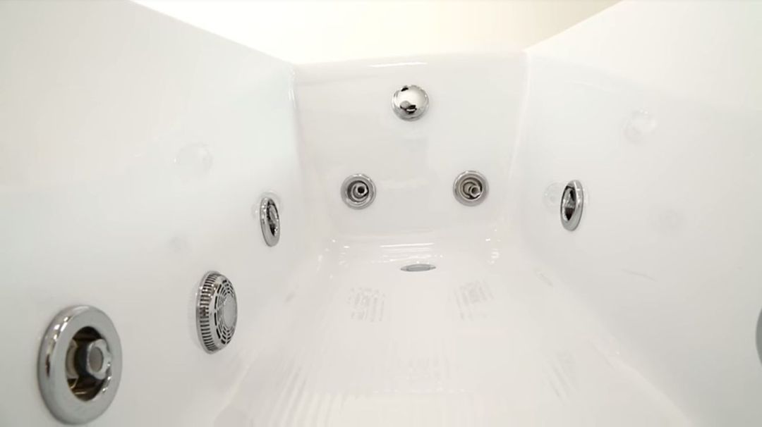 На ванну «Джена» можно установить систему гидромассажа под заказ
