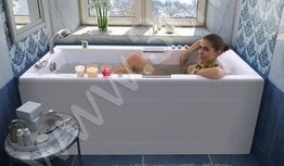 Ванна акриловая «Александрия 150» с видом девушки лежащей в ванне