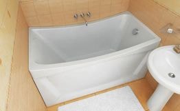 Ванна акриловая «Ирис 130» прямоугольная вид ванны в интерьере